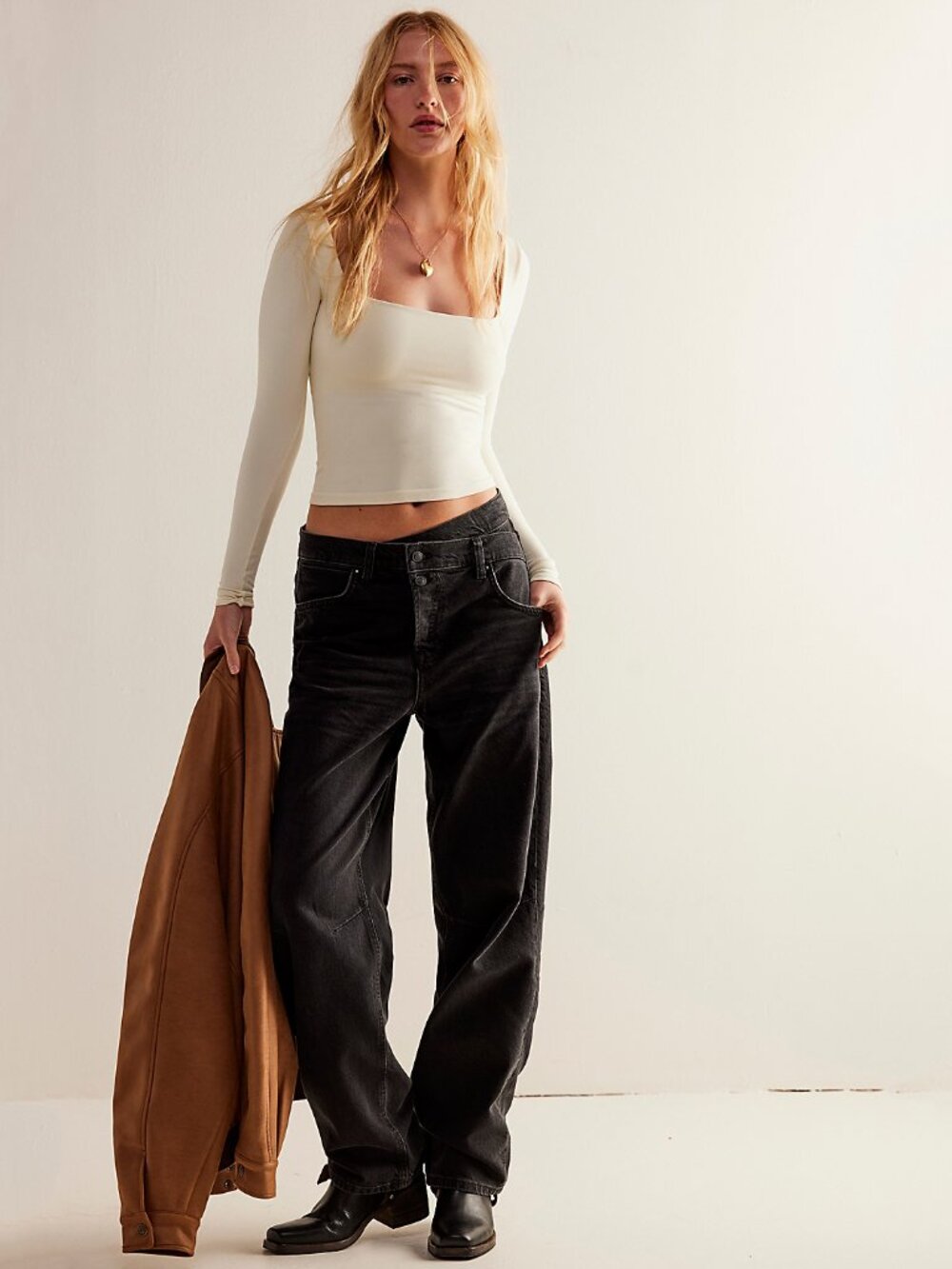 Free People We The Free Crossroads Mid Rise Boyfriend Jeans in Blackout - sz 28